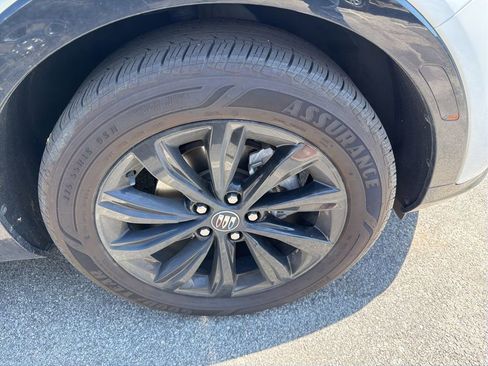 Used 2025 Buick Envista Sport Touring w/ Convenience I Package FWD image 4