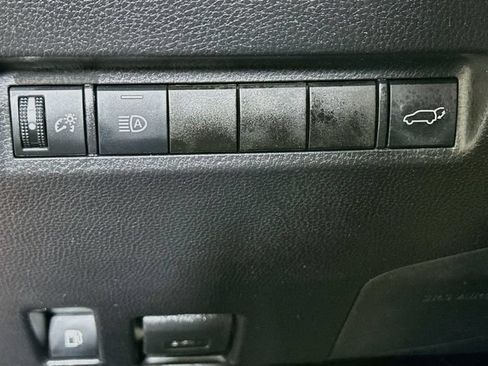 Used 2021 Toyota RAV4 Limited AWD/4WD image 13