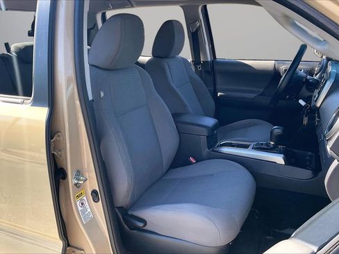 Used 2017 Toyota Tacoma SR5 w/ Tow Package image 22
