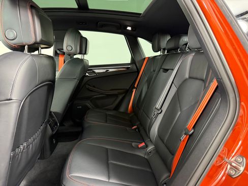 Certified 2024 Porsche Macan image 18