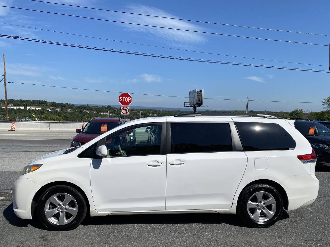 Used 2014 Toyota Sienna LE FWD image 7