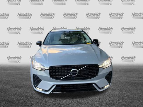 Used 2024 Volvo XC60 B5 Core w/ Protection Package Premier AWD/4WD image 5
