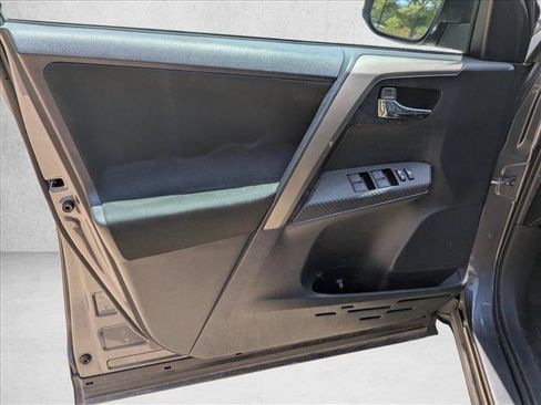Used 2014 Toyota RAV4 XLE FWD image 6