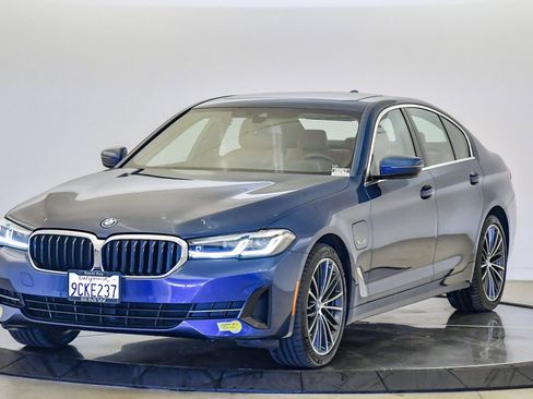 Certified 2022 BMW 530e w/ Premium Package image 1
