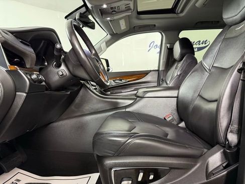 Used 2019 Cadillac Escalade Luxury image 14