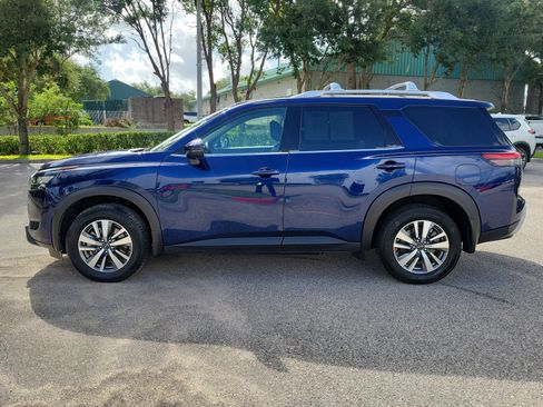 Certified 2025 Nissan Pathfinder SL FWD image 8