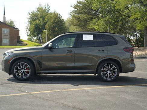 Used 2024 BMW X5 xDrive40i w/ M Sport Package AWD/4WD image 2