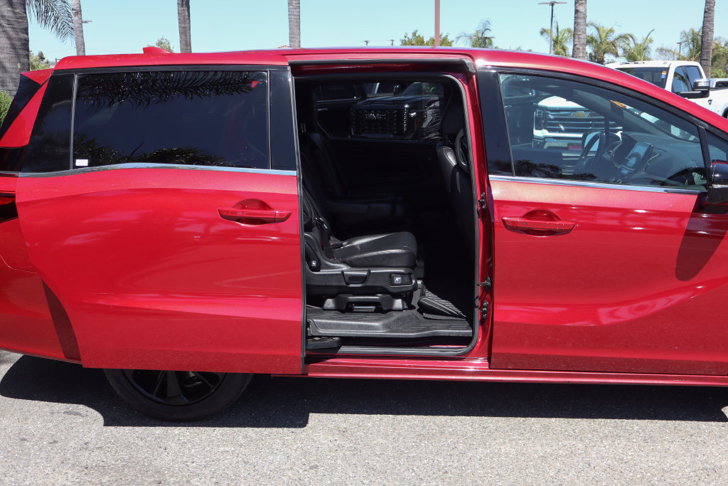 Used 2023 Honda Odyssey Sport image 43