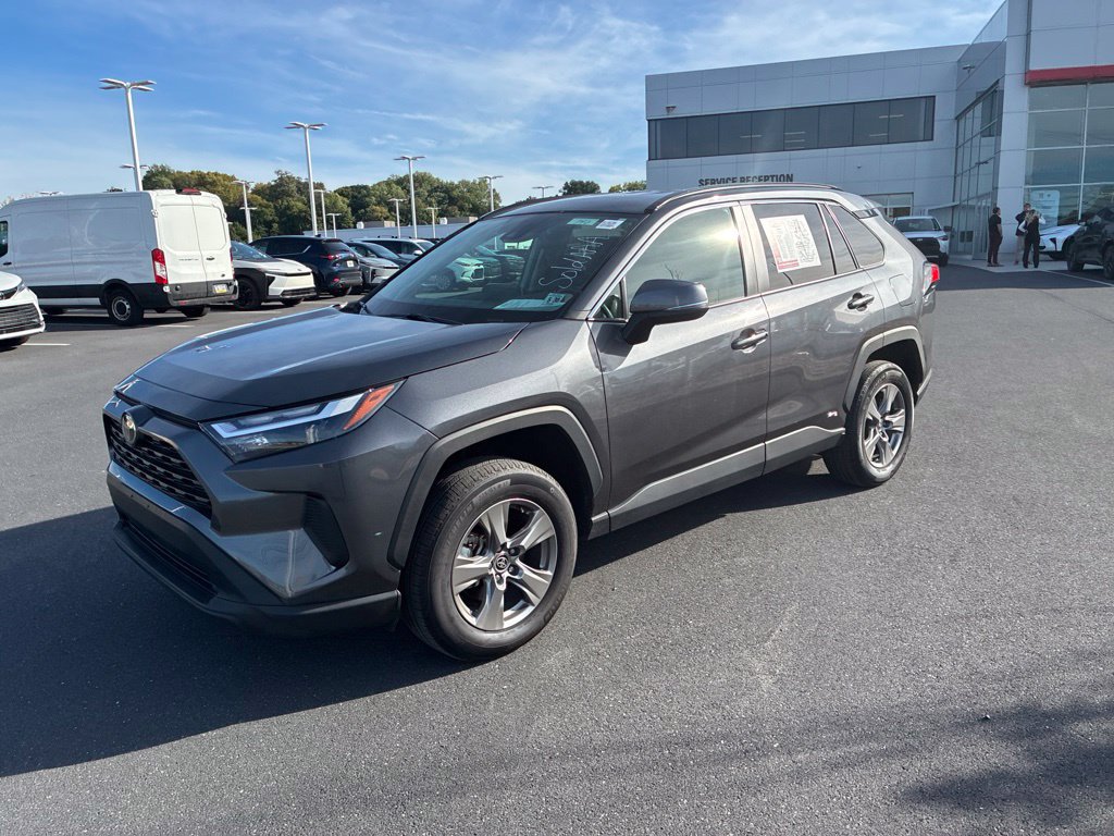 Used 2025 Toyota RAV4 XLE AWD/4WD image 16