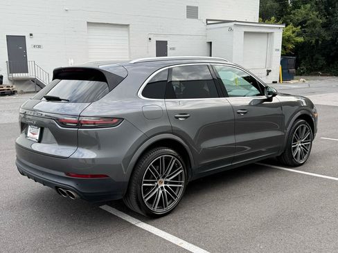 Used 2021 Porsche Cayenne S AWD/4WD image 12