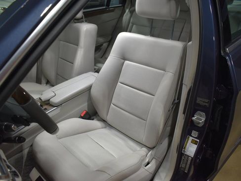 Used 2014 Mercedes-Benz E 350 Sedan image 2