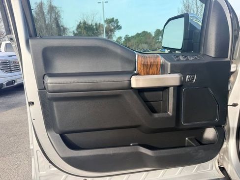 Used 2019 Ford F150 Lariat w/ Equipment Group 502A Luxury image 11