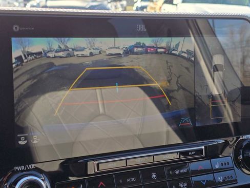 Certified 2022 Toyota Highlander Platinum image 30