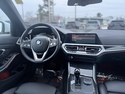 Used 2022 BMW 330i xDrive Sedan w/ Premium Package image 13