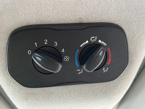 Used 2018 Ford Transit 250 148 Low Roof RWD image 60