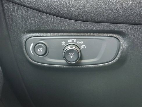 Used 2022 Chevrolet Equinox RS image 22