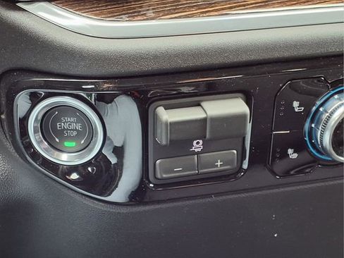 New 2026 GMC Sierra 1500 SLE w/ Preferred Package image 14