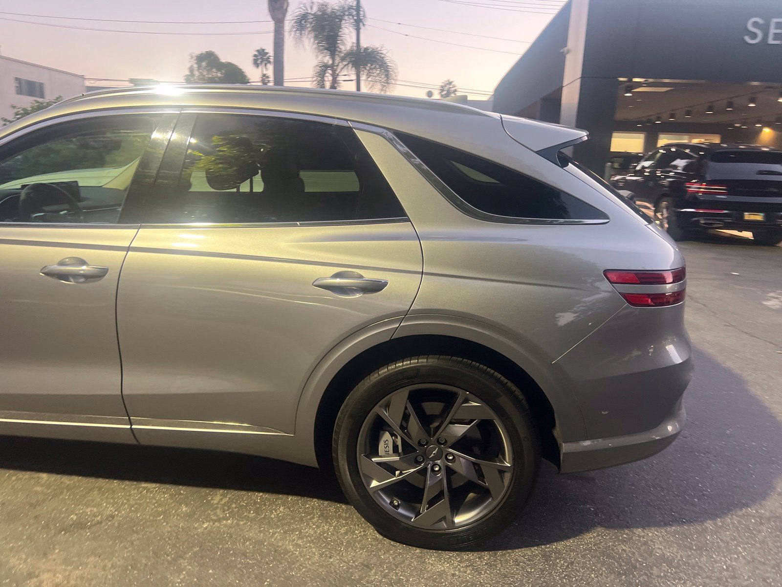 Used 2023 Genesis Electrified GV70 AWD/4WD image 5
