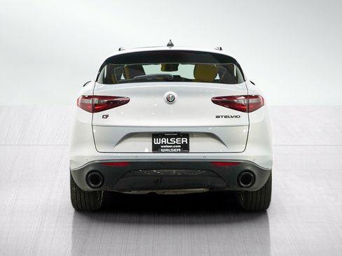 Used 2020 Alfa Romeo Stelvio AWD w/ Nero Edizione image 4
