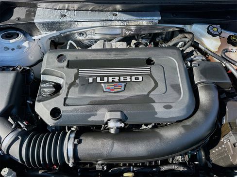 Used 2020 Cadillac XT4 Sport w/ Cold Weather Package image 32