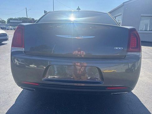 Used 2019 Chrysler 300 S RWD image 6