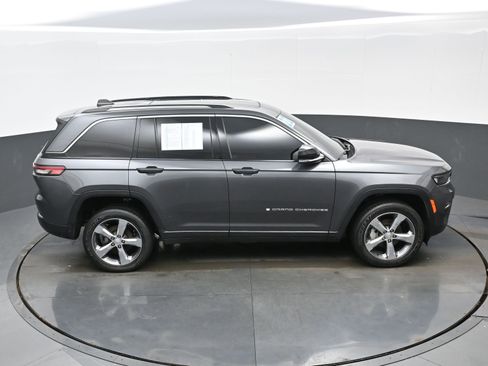 Used 2022 Jeep Grand Cherokee Limited image 37