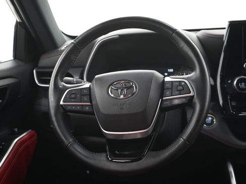 Used 2023 Toyota Highlander XSE AWD/4WD image 18