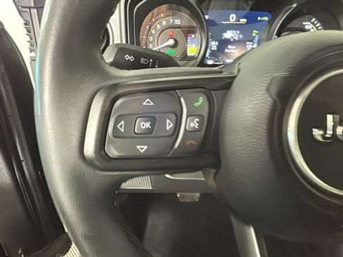 Used 2024 Jeep Wrangler Unlimited AWD/4WD image 14