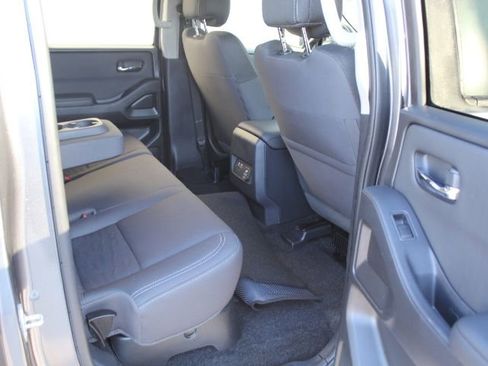 Used 2023 Nissan Frontier SV w/ SV Convenience Package image 36