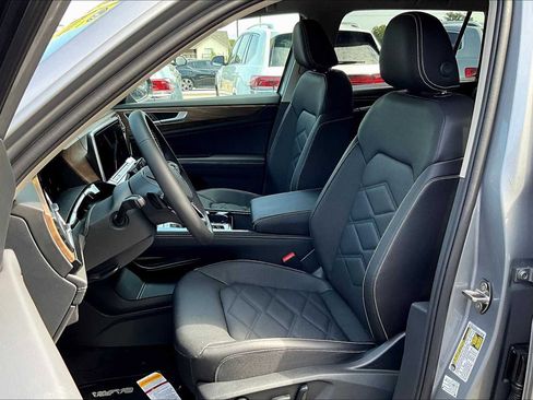 New 2026 Volkswagen Atlas SE FWD image 9