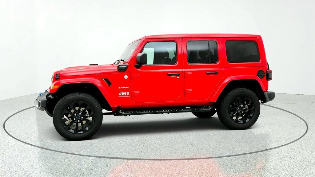 Used 2024 Jeep Wrangler Unlimited Sahara AWD/4WD image 8