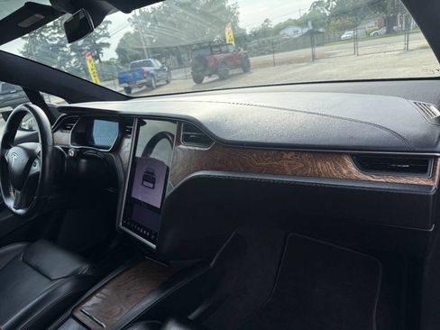 Used 2019 Tesla Model X Long Range AWD/4WD image 32