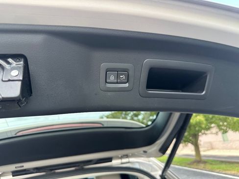 Certified 2024 MAZDA CX-90 Plug-In Hybrid w/ Preferred AWD/4WD image 19