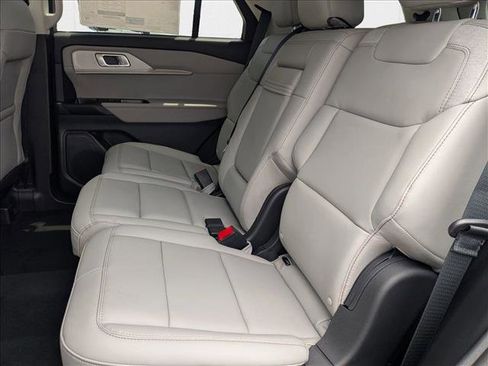 New 2025 Ford Explorer Active w/ Active Comfort Package image 16