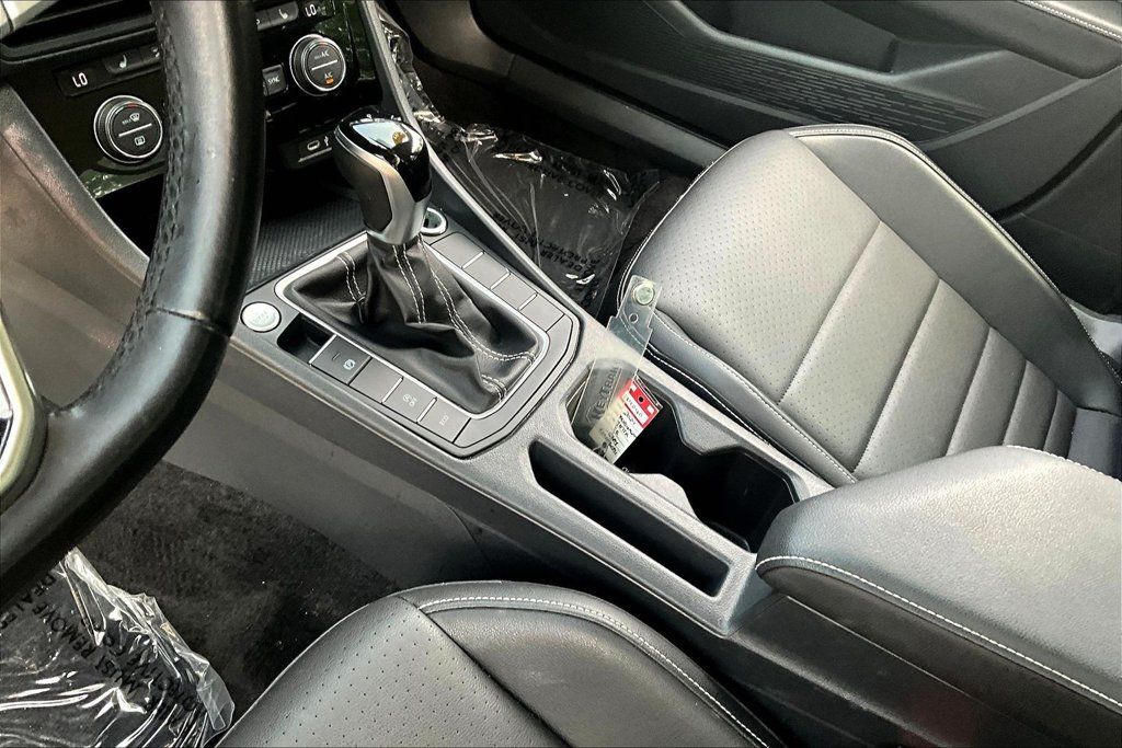 Used 2024 Volkswagen Jetta SE FWD image 16