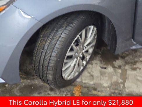 Used 2023 Toyota Corolla LE image 37