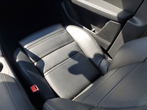 Used 2022 Porsche Cayenne image 16