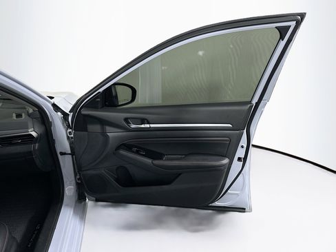 Used 2023 Nissan Altima 2.5 SR image 29