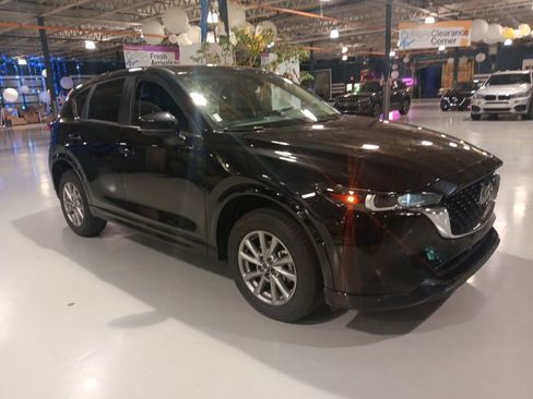 Used 2025 MAZDA CX-5 AWD 2.5 S w/ Preferred Package image 4