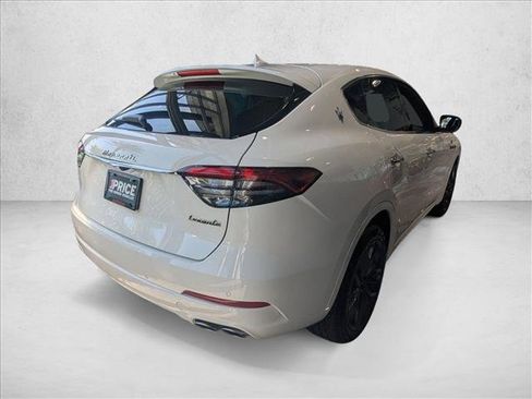 Used 2024 Maserati Levante GT Ultima AWD/4WD image 4