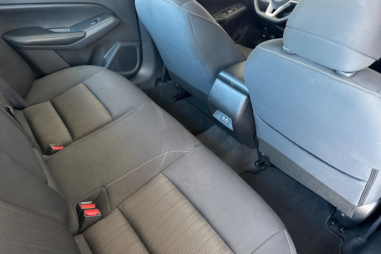 Used 2025 Nissan Altima 2.5 SV FWD image 27