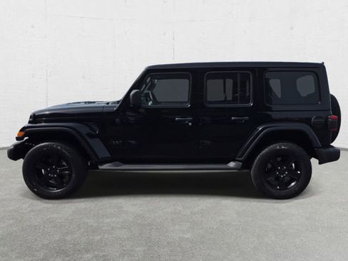 Used 2022 Jeep Wrangler Unlimited Sahara AWD/4WD image 8