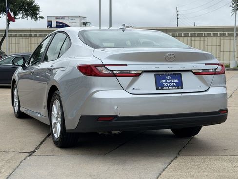 Used 2026 Toyota Camry LE FWD image 7