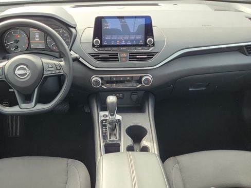Certified 2025 Nissan Altima 2.5 S FWD image 14