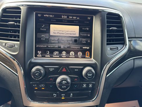 Used 2014 Jeep Grand Cherokee Overland AWD/4WD image 24