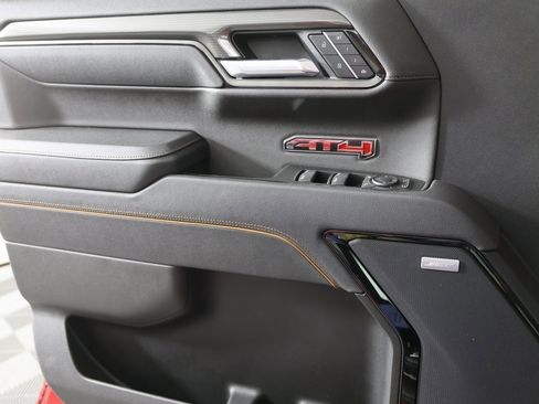 Used 2025 GMC Sierra 1500 AT4 w/ AT4 Premium Package image 28