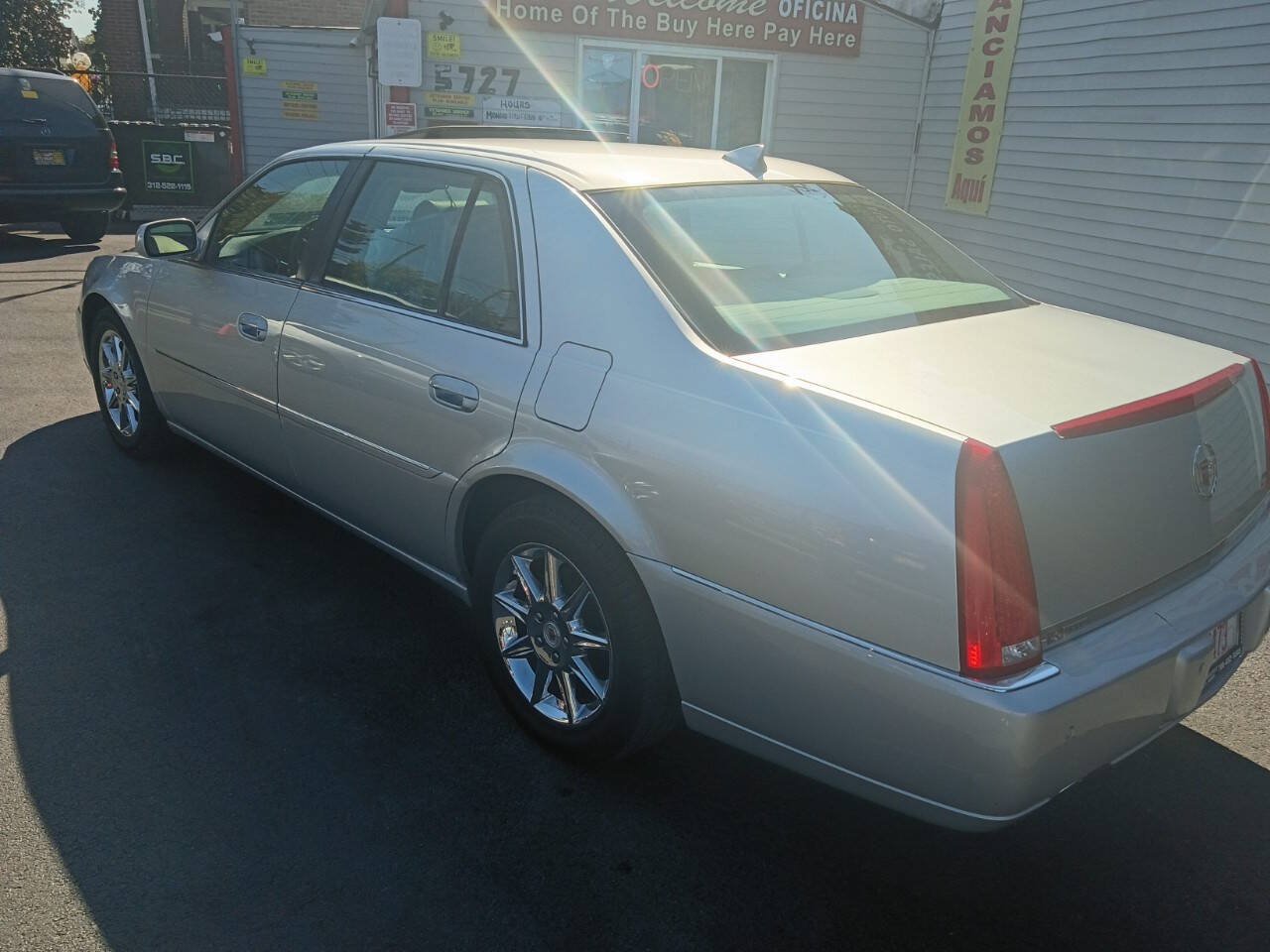 Used 2010 Cadillac DTS Luxury FWD image 6