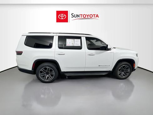 Used 2022 Jeep Wagoneer Series III w/ Flexible Seating Group image 2