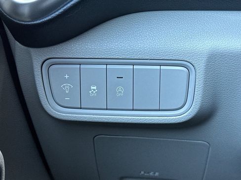 Certified 2025 Kia Soul LX FWD image 29