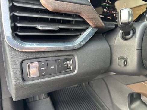 Used 2026 GMC Acadia Denali Ultimate w/ LPO, Floor Liner Package AWD/4WD image 24